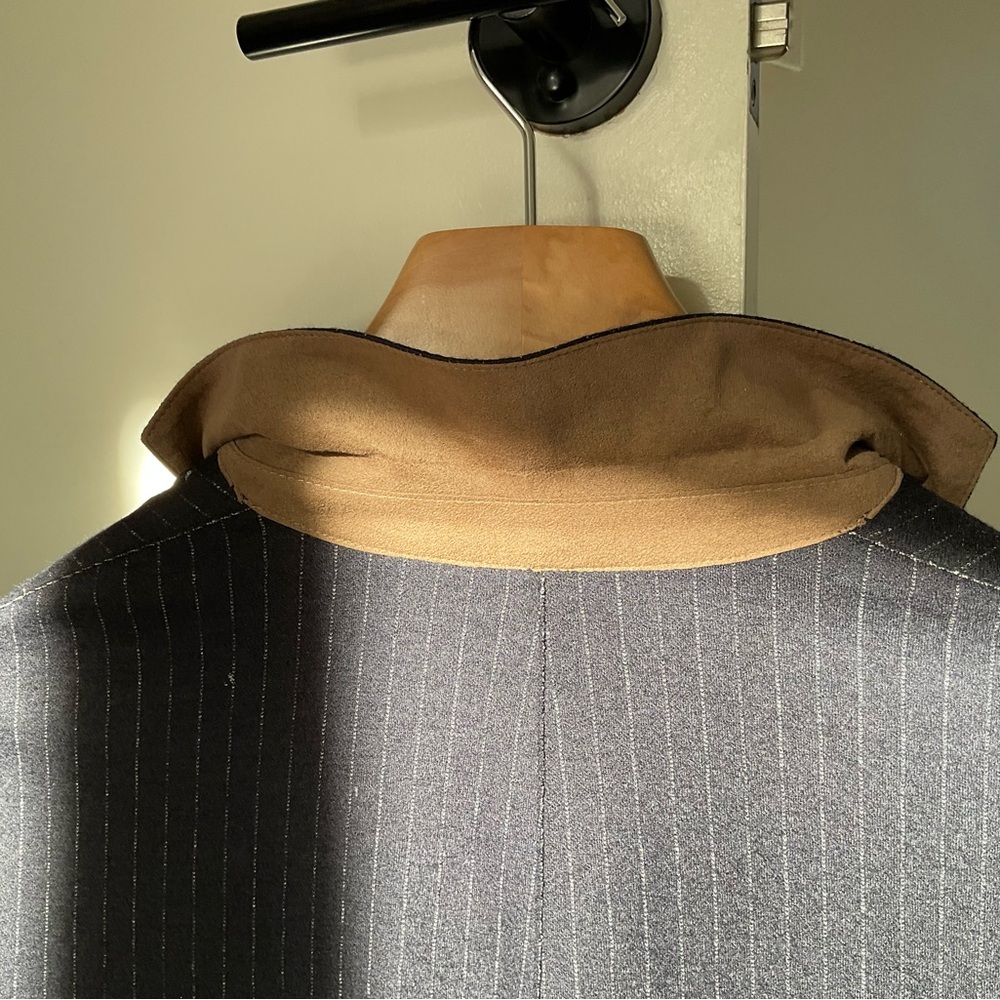 Eleventy Men's Soft Pinstripe Blazer - Picture 2 of 15